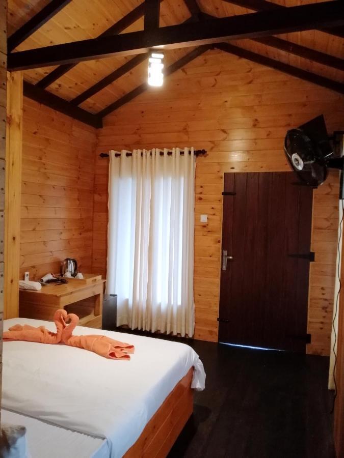 The Cabin Ella Exterior photo